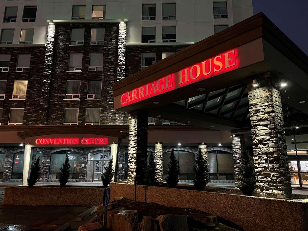 Carriage House Hotel And Conference Centre YYC Exterior foto